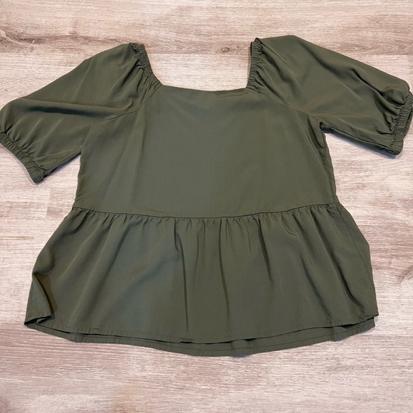⭐️ BOGO ⭐️ Loft Outlet Short Sleeve Blouse, Small - Picture 4 of 5